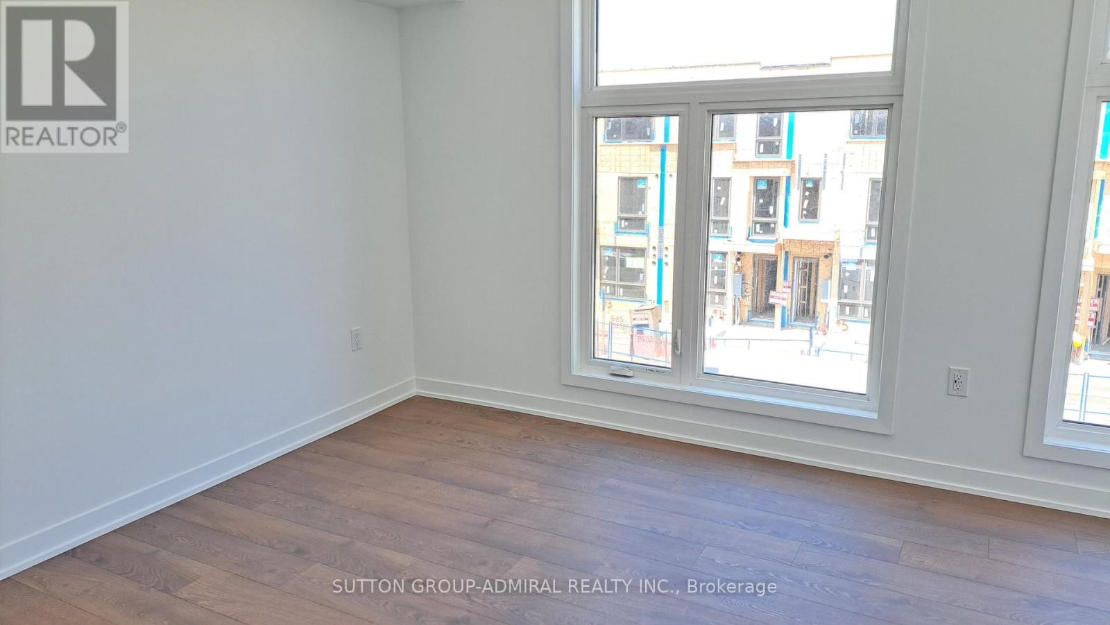 












113 GREEN GARDENS BOULEVARD

,
Toronto (Englemount-Lawrence),




Ontario
M6A0E2

