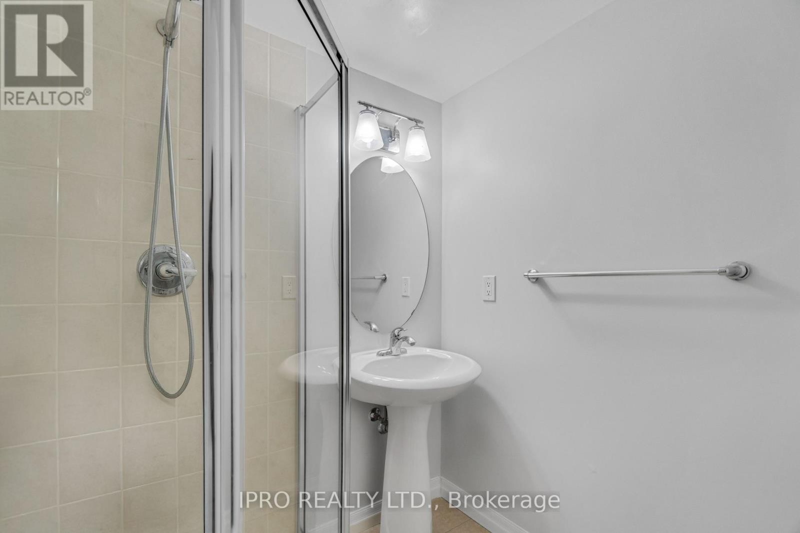 












2007 - 16 YONGE STREET

,
Toronto (Waterfront Communities),




Ontario
M5E2A1

