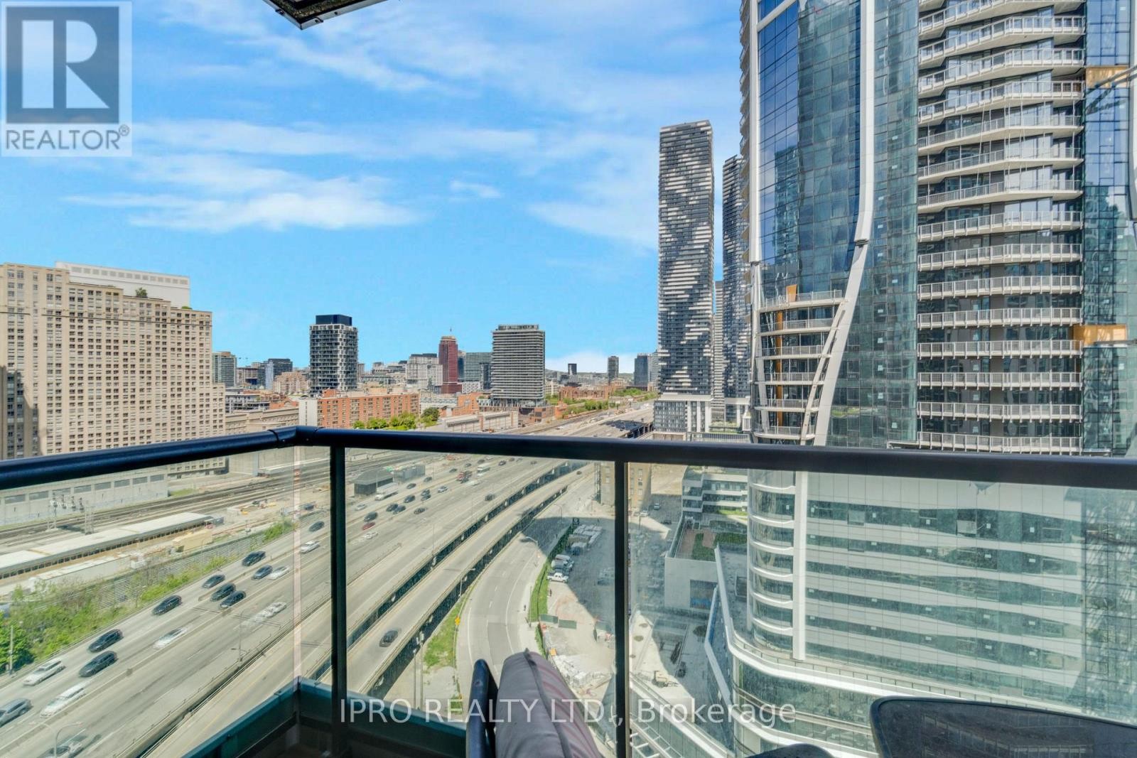 












2007 - 16 YONGE STREET

,
Toronto (Waterfront Communities),




Ontario
M5E2A1


