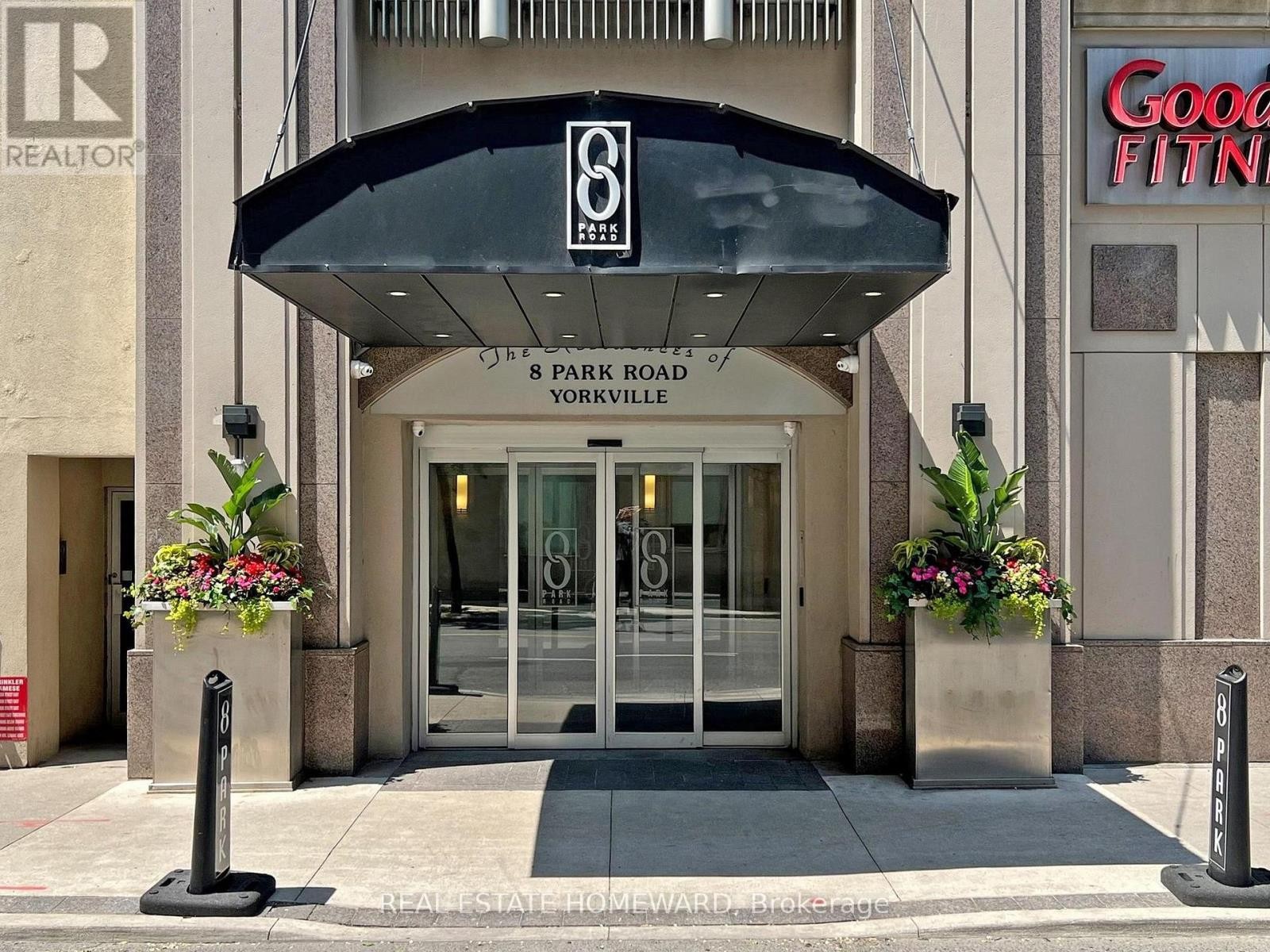 












PH3703 - 8 PARK ROAD

,
Toronto (Rosedale-Moore Park),




Ontario
M4W3S5

