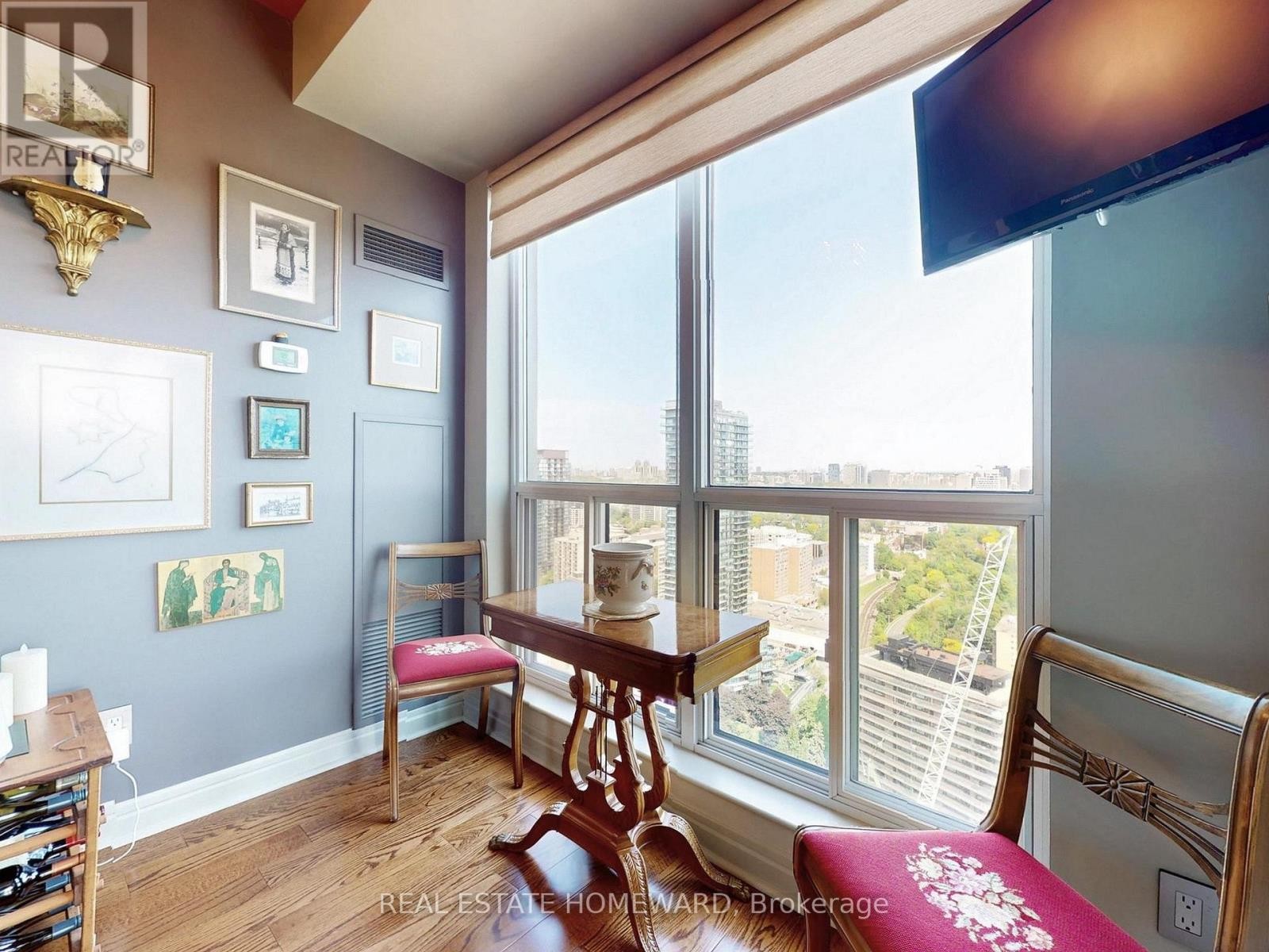 












PH3703 - 8 PARK ROAD

,
Toronto (Rosedale-Moore Park),




Ontario
M4W3S5


