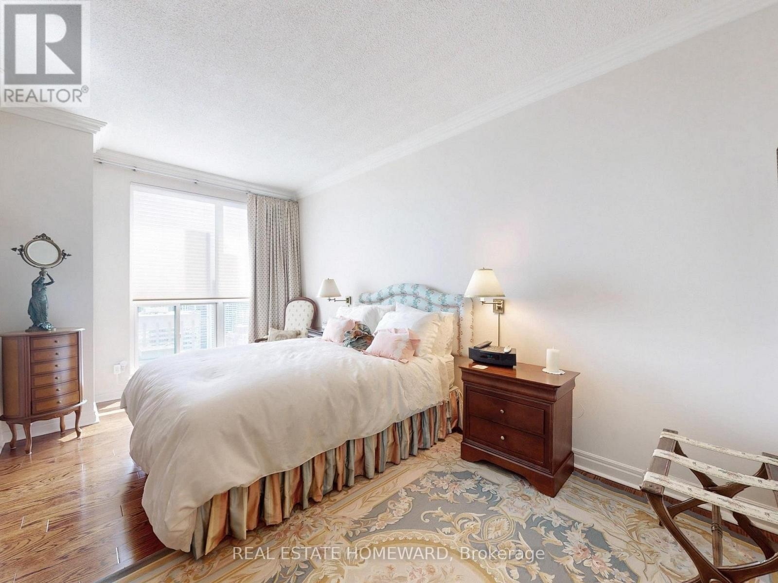 












PH3703 - 8 PARK ROAD

,
Toronto (Rosedale-Moore Park),




Ontario
M4W3S5


