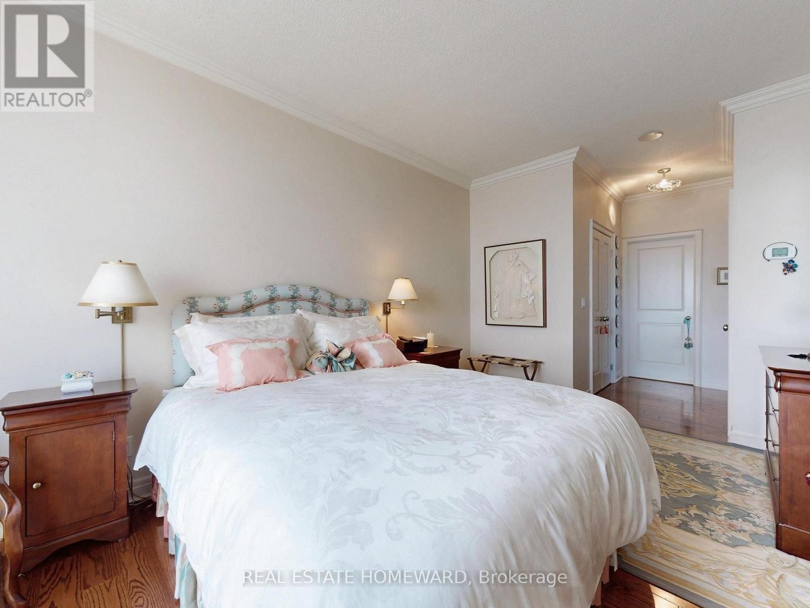 












PH3703 - 8 PARK ROAD

,
Toronto (Rosedale-Moore Park),




Ontario
M4W3S5

