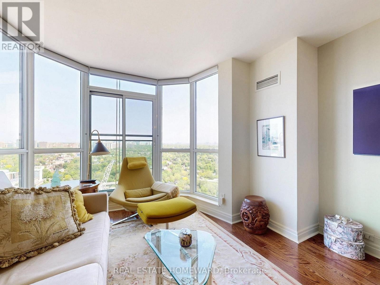 












PH3703 - 8 PARK ROAD

,
Toronto (Rosedale-Moore Park),




Ontario
M4W3S5

