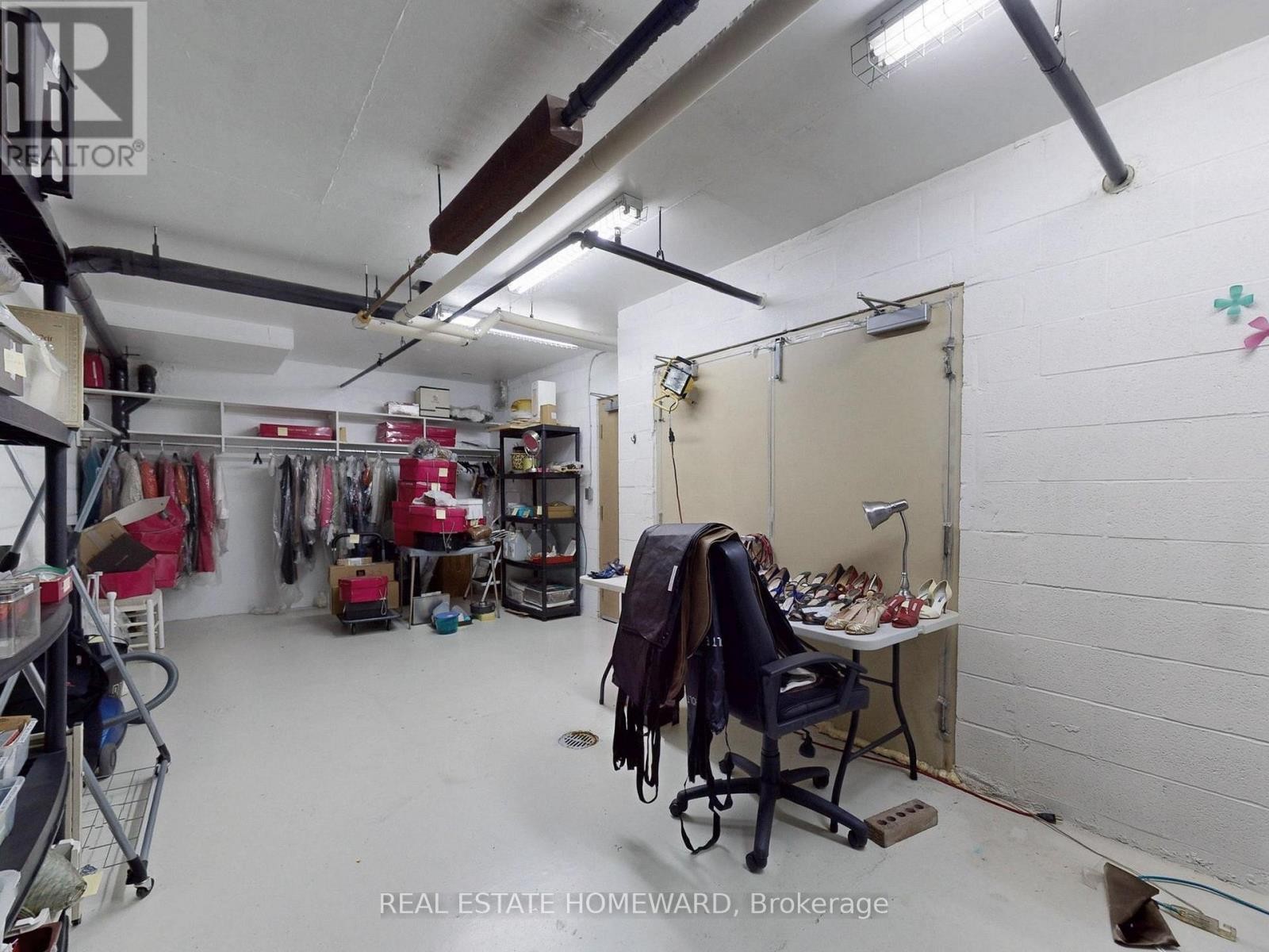 












PH3703 - 8 PARK ROAD

,
Toronto (Rosedale-Moore Park),




Ontario
M4W3S5

