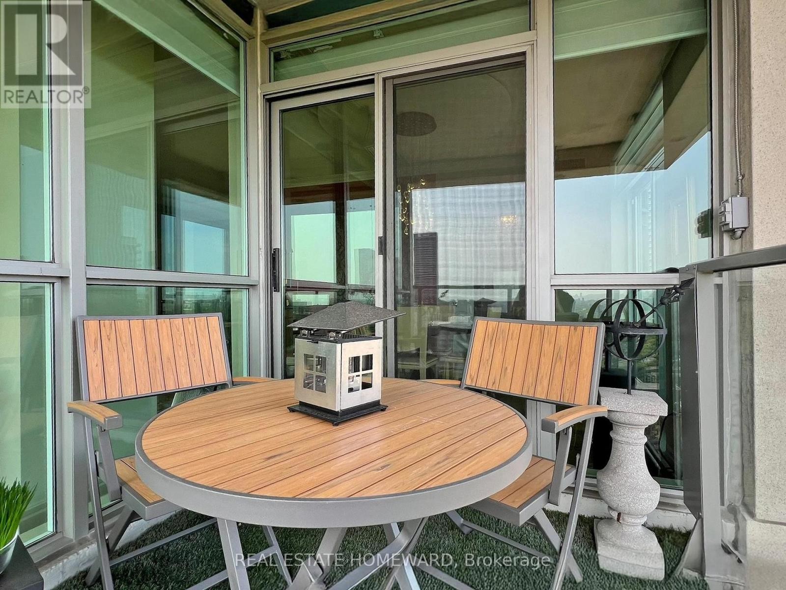 












PH3703 - 8 PARK ROAD

,
Toronto (Rosedale-Moore Park),




Ontario
M4W3S5

