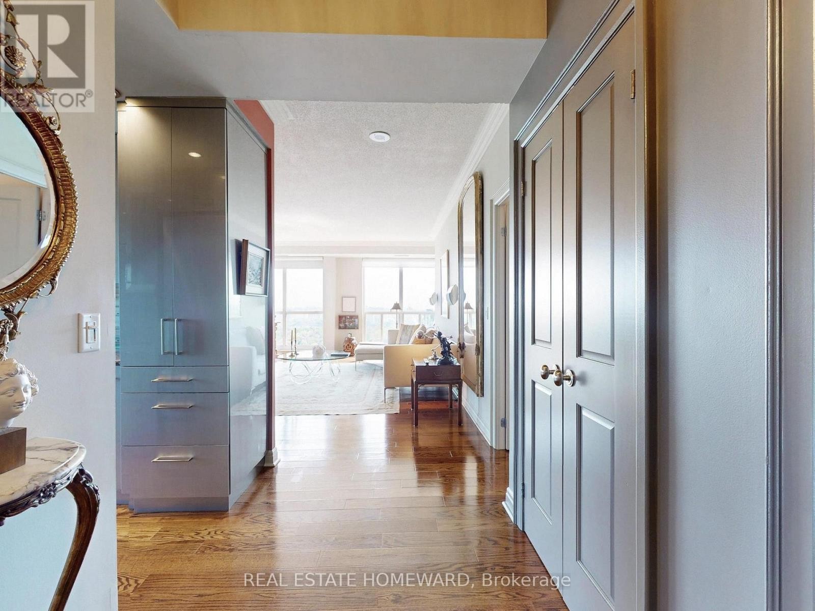 












PH3703 - 8 PARK ROAD

,
Toronto (Rosedale-Moore Park),




Ontario
M4W3S5

