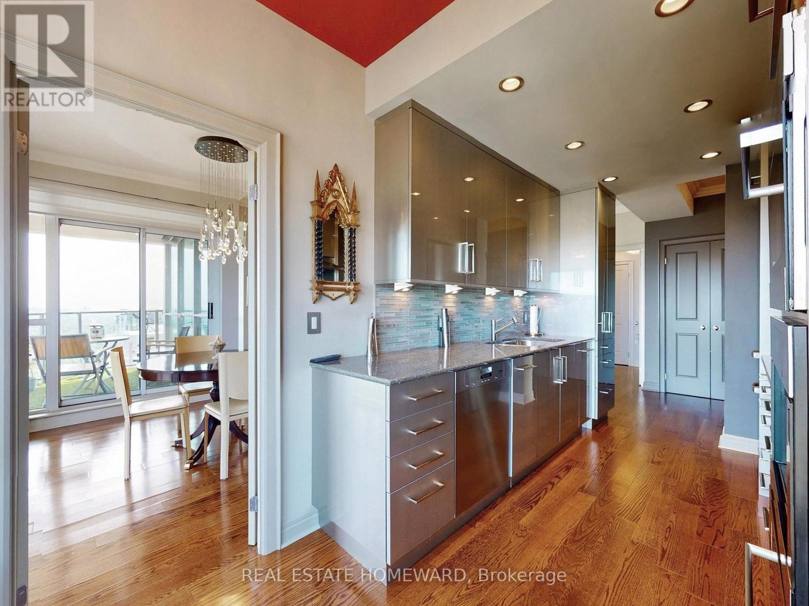 












PH3703 - 8 PARK ROAD

,
Toronto (Rosedale-Moore Park),




Ontario
M4W3S5

