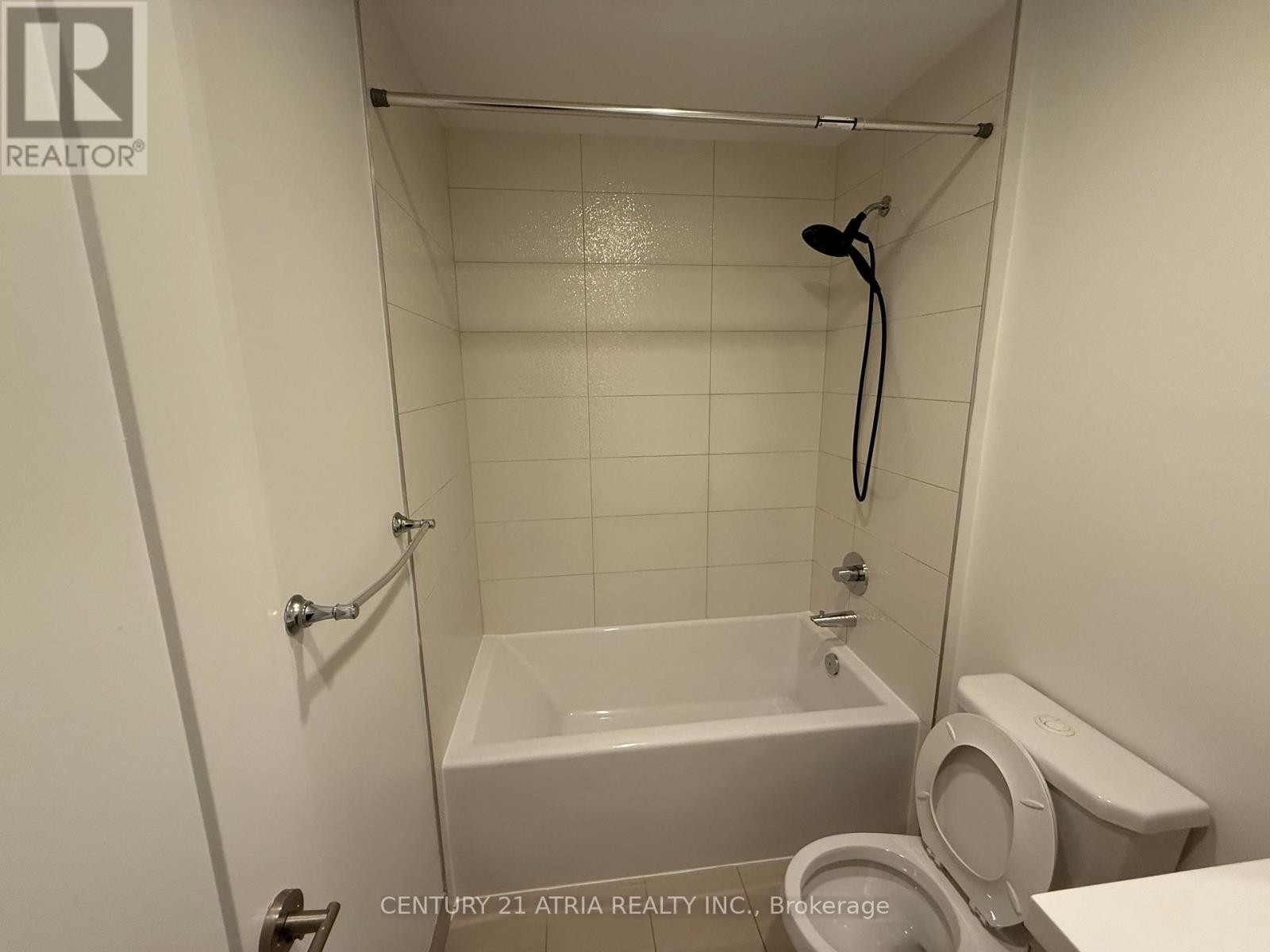 












617 - 38 CAMERON STREET

,
Toronto (Kensington-Chinatown),




Ontario
M5T0C3

