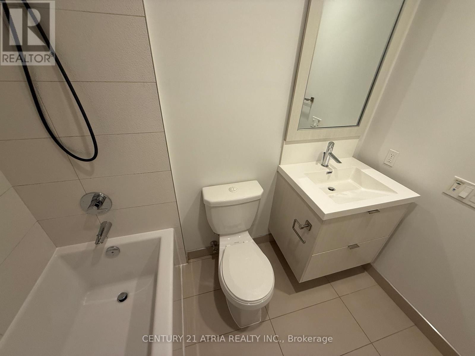 












617 - 38 CAMERON STREET

,
Toronto (Kensington-Chinatown),




Ontario
M5T0C3

