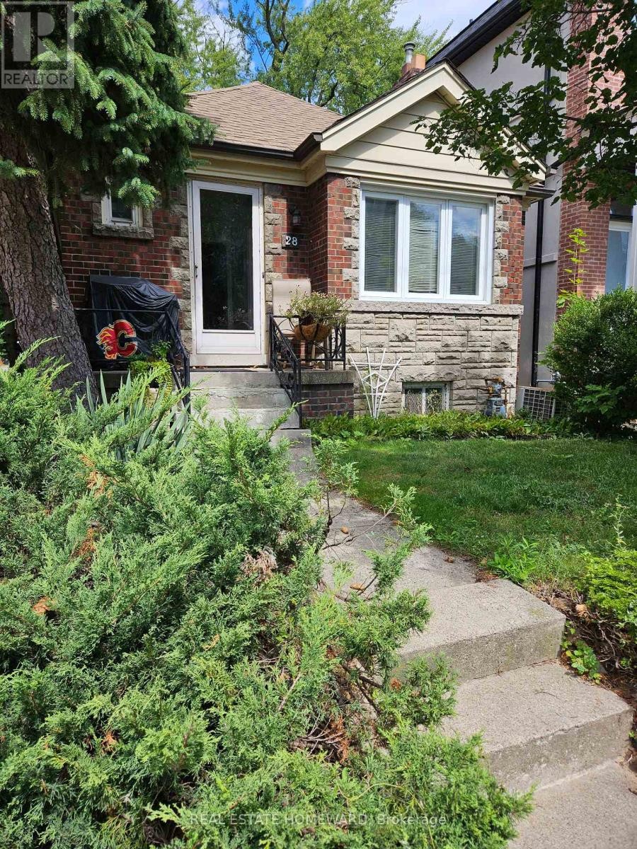 












28 GLEN ECHO ROAD

,
Toronto (Lawrence Park North),




Ontario
M4N2E1


