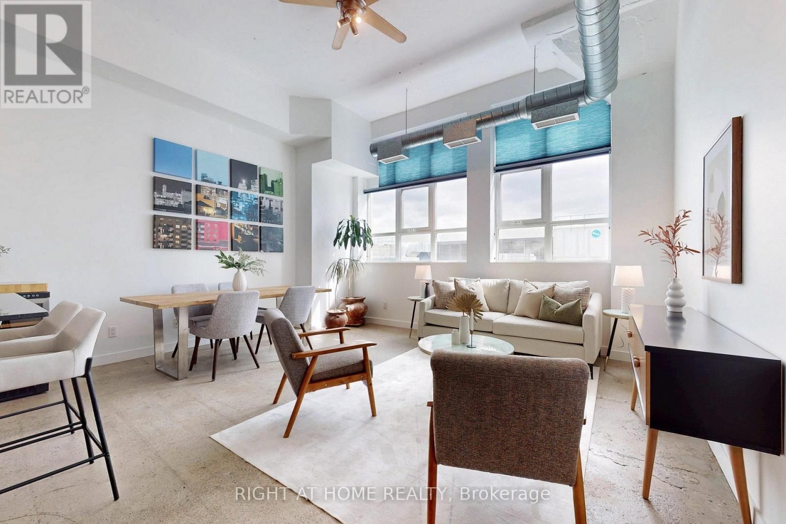 












1132 - 155 DALHOUSIE STREET

,
Toronto (Church-Yonge Corridor),




Ontario
M5B2P7

