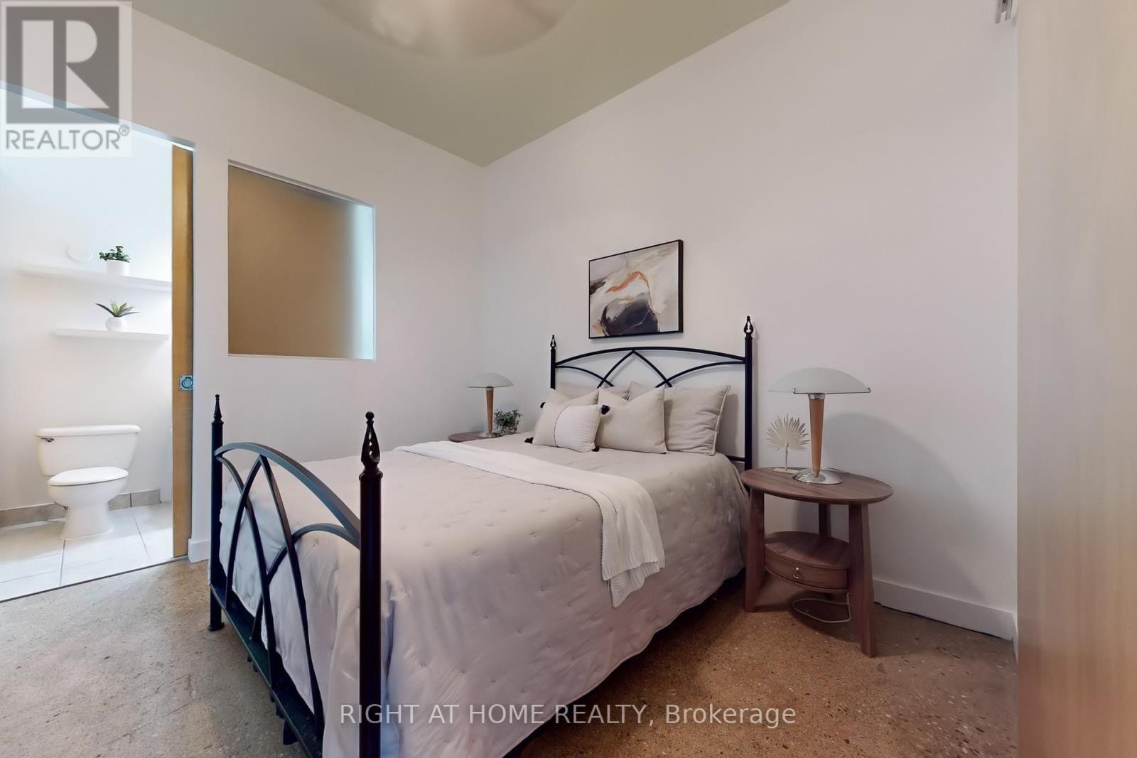 












1132 - 155 DALHOUSIE STREET

,
Toronto (Church-Yonge Corridor),




Ontario
M5B2P7

