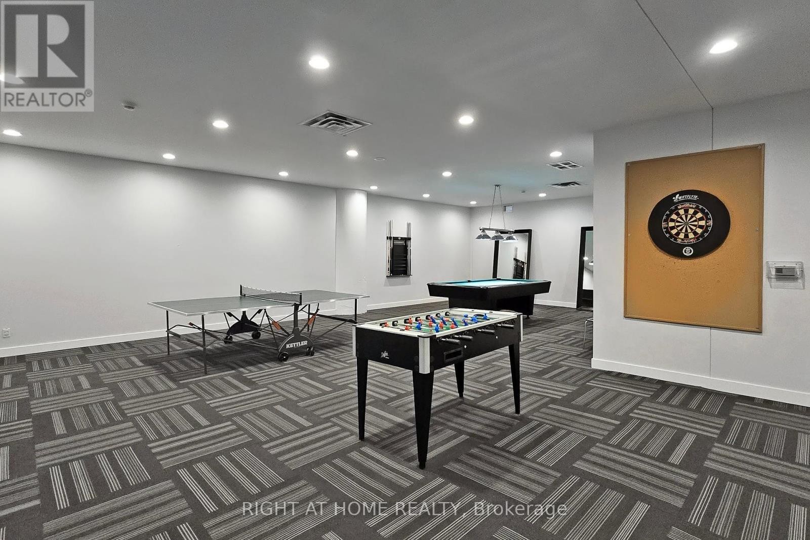 












1132 - 155 DALHOUSIE STREET

,
Toronto (Church-Yonge Corridor),




Ontario
M5B2P7

