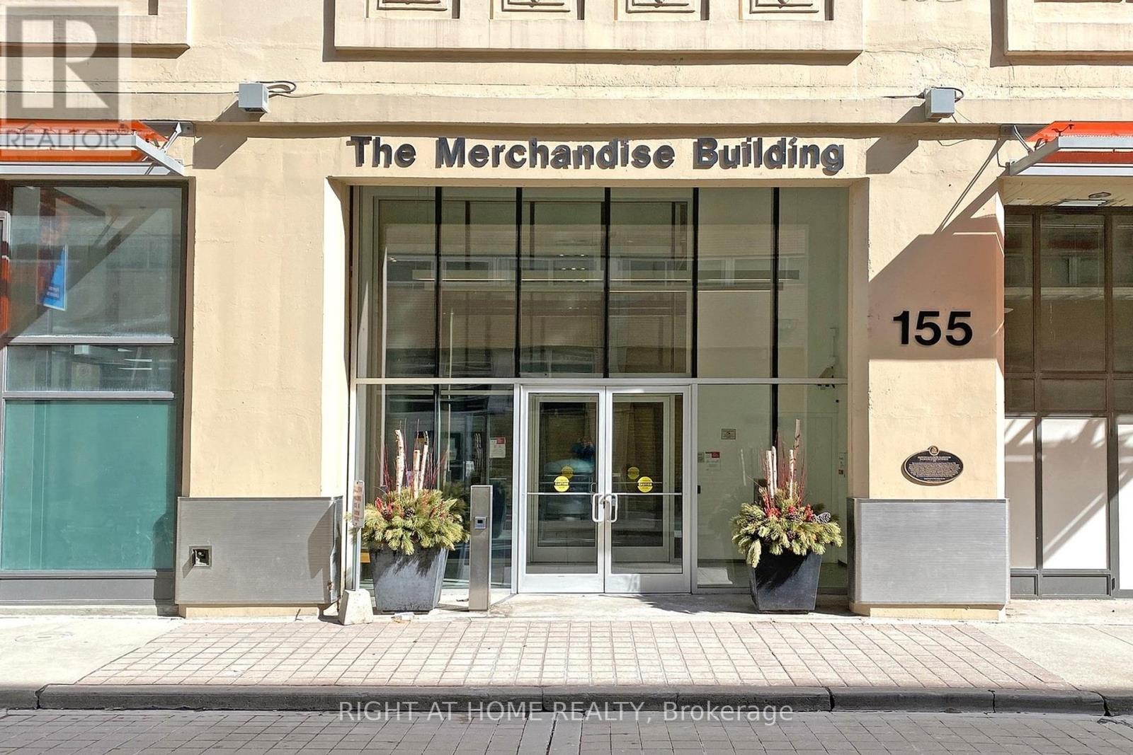 












1132 - 155 DALHOUSIE STREET

,
Toronto (Church-Yonge Corridor),




Ontario
M5B2P7

