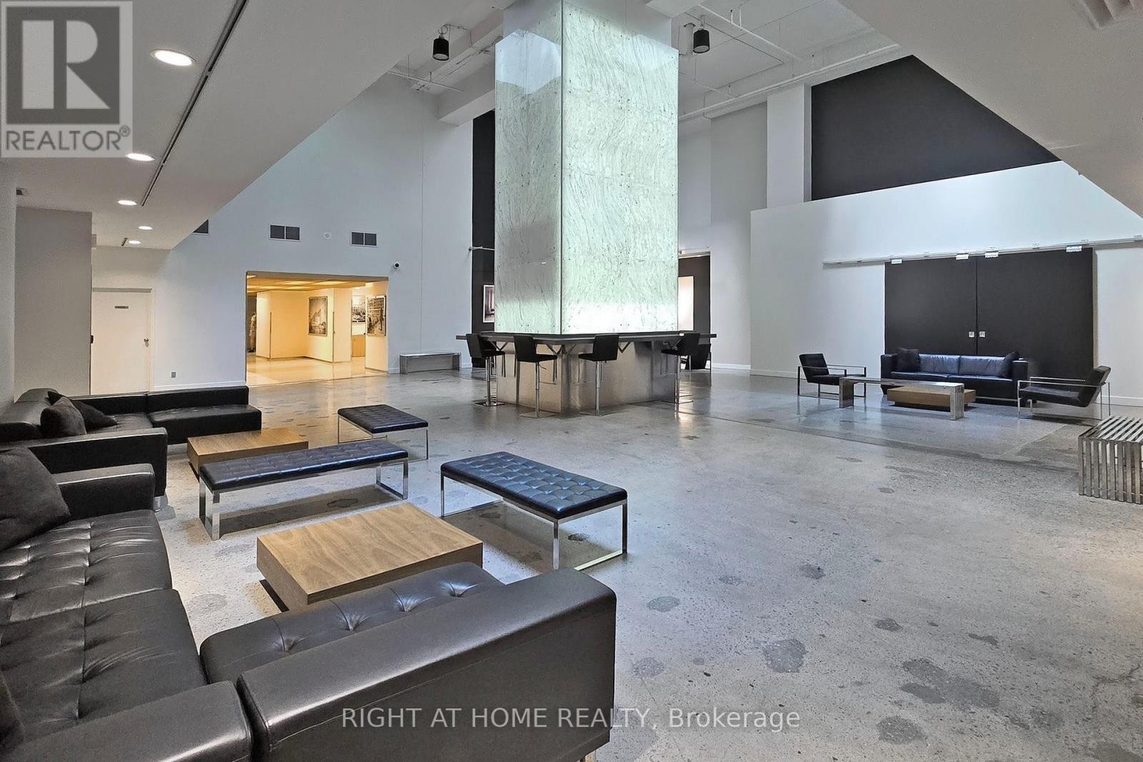 












1132 - 155 DALHOUSIE STREET

,
Toronto (Church-Yonge Corridor),




Ontario
M5B2P7

