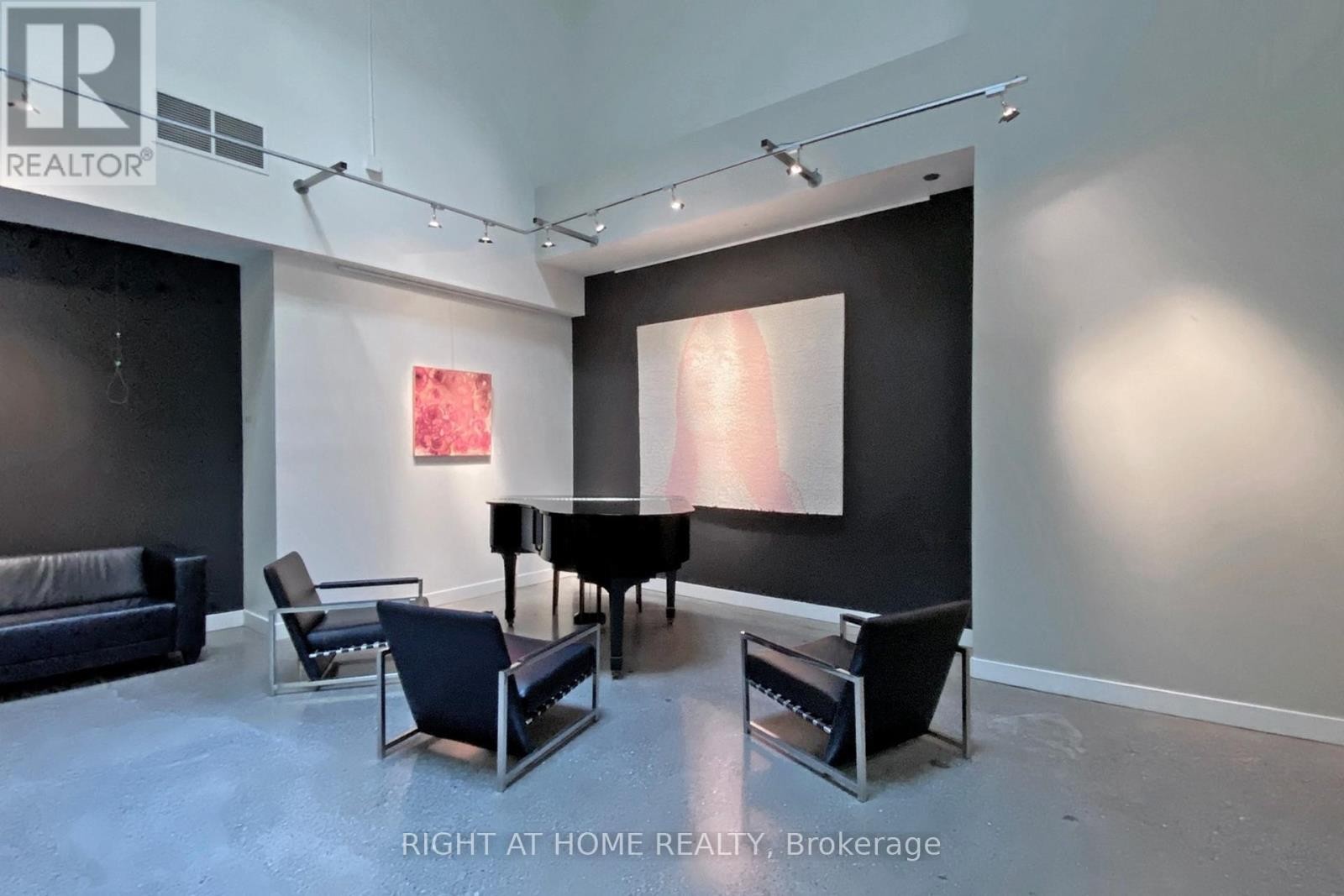 












1132 - 155 DALHOUSIE STREET

,
Toronto (Church-Yonge Corridor),




Ontario
M5B2P7

