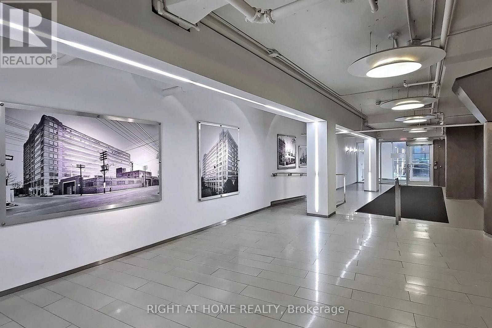 












1132 - 155 DALHOUSIE STREET

,
Toronto (Church-Yonge Corridor),




Ontario
M5B2P7


