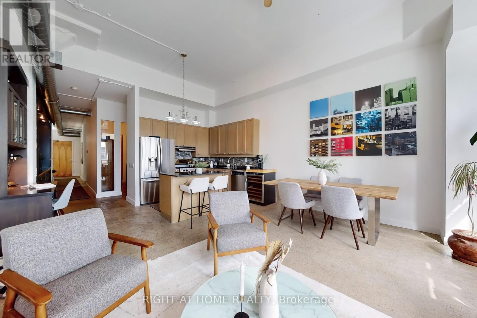 












1132 - 155 DALHOUSIE STREET

,
Toronto (Church-Yonge Corridor),




Ontario
M5B2P7

