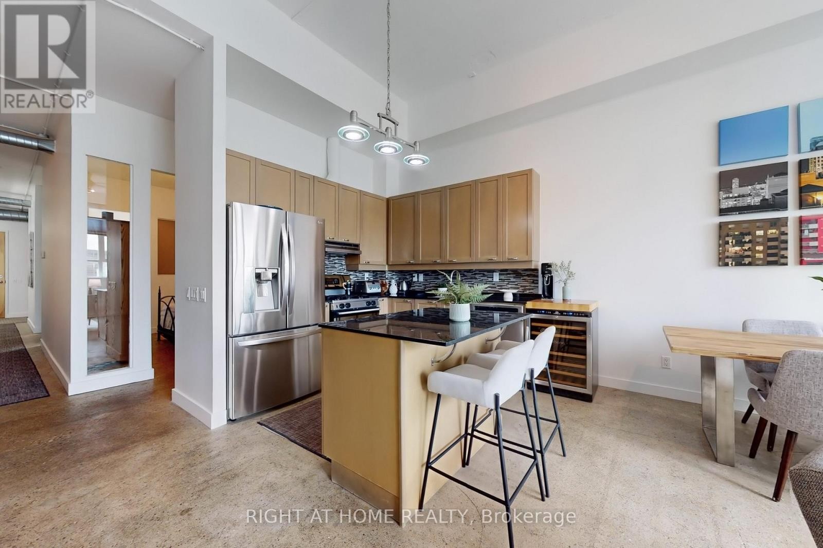 












1132 - 155 DALHOUSIE STREET

,
Toronto (Church-Yonge Corridor),




Ontario
M5B2P7


