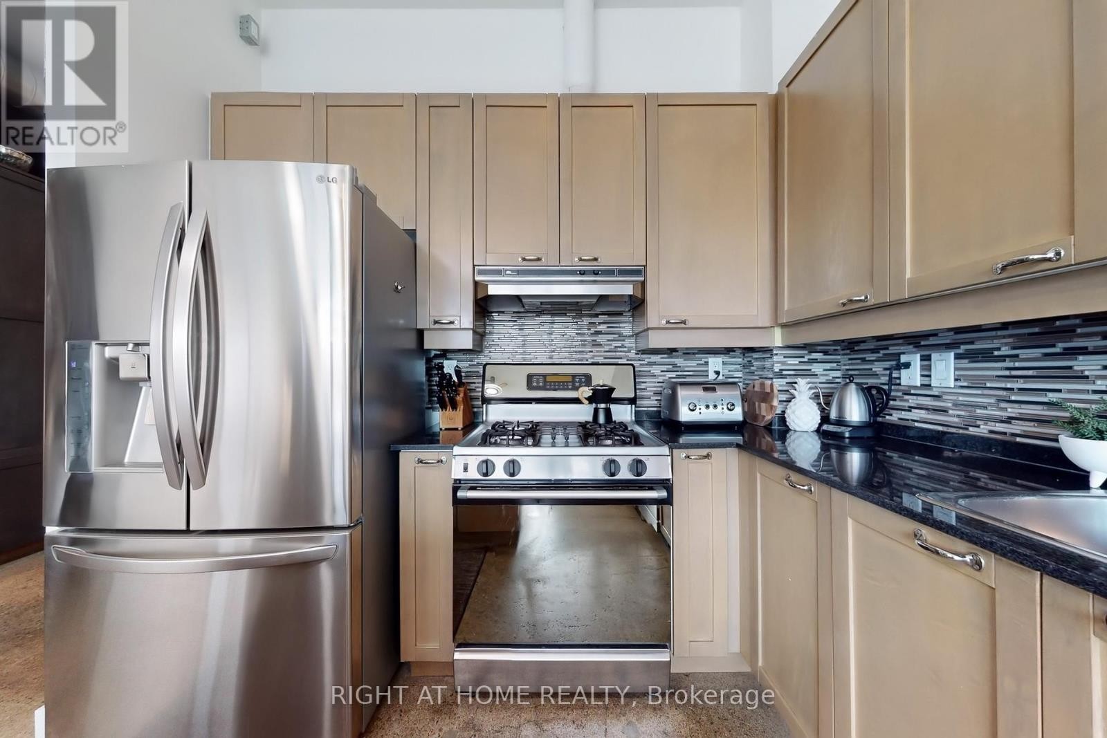 












1132 - 155 DALHOUSIE STREET

,
Toronto (Church-Yonge Corridor),




Ontario
M5B2P7

