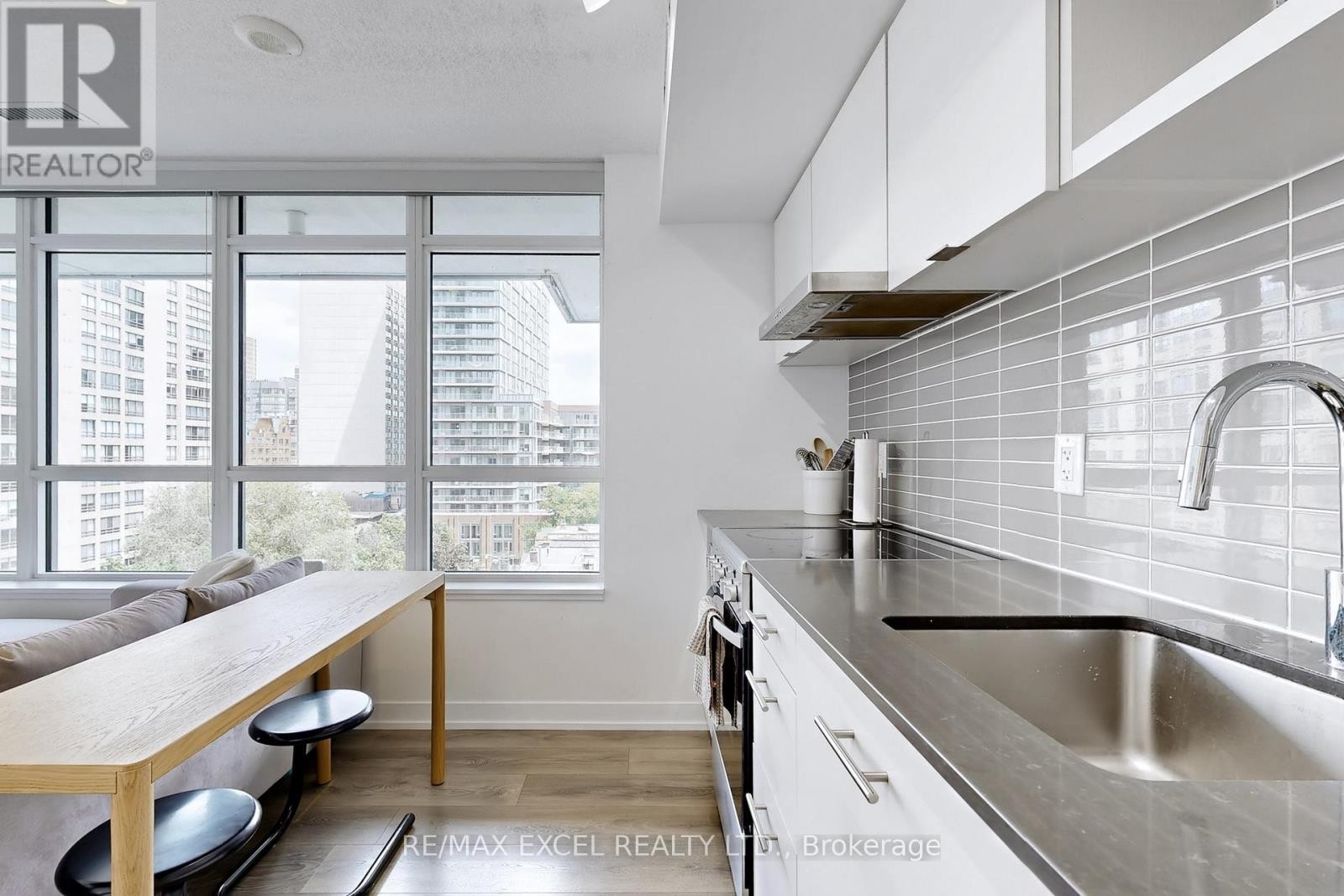 












705 - 365 CHURCH STREET

,
Toronto (Church-Yonge Corridor),




Ontario
M5B1H6

