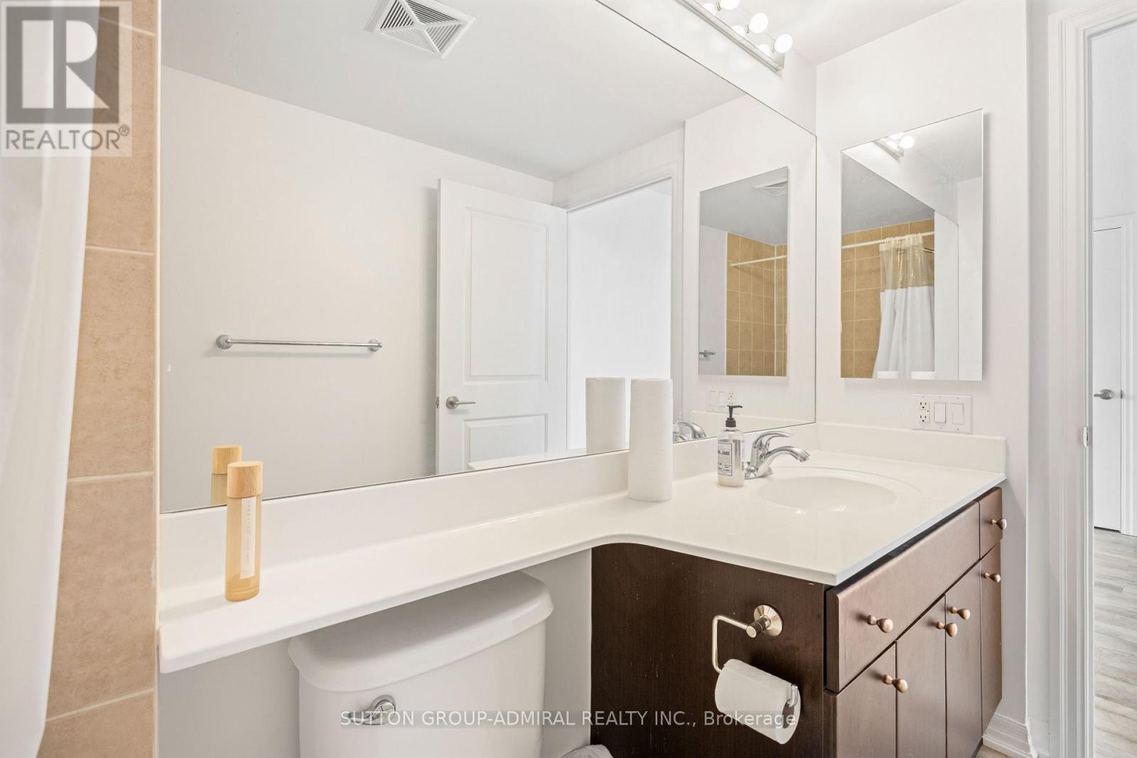 












1408 - 30 HERONS HILL WAY

,
Toronto (Henry Farm),




Ontario
M2J0A7


