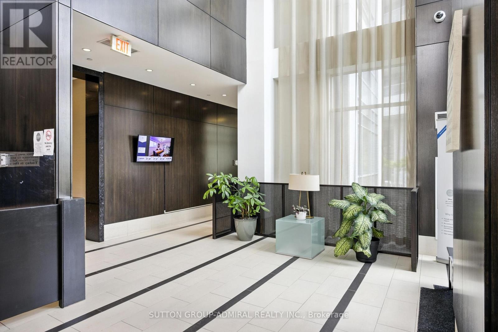 












1408 - 30 HERONS HILL WAY

,
Toronto (Henry Farm),




Ontario
M2J0A7

