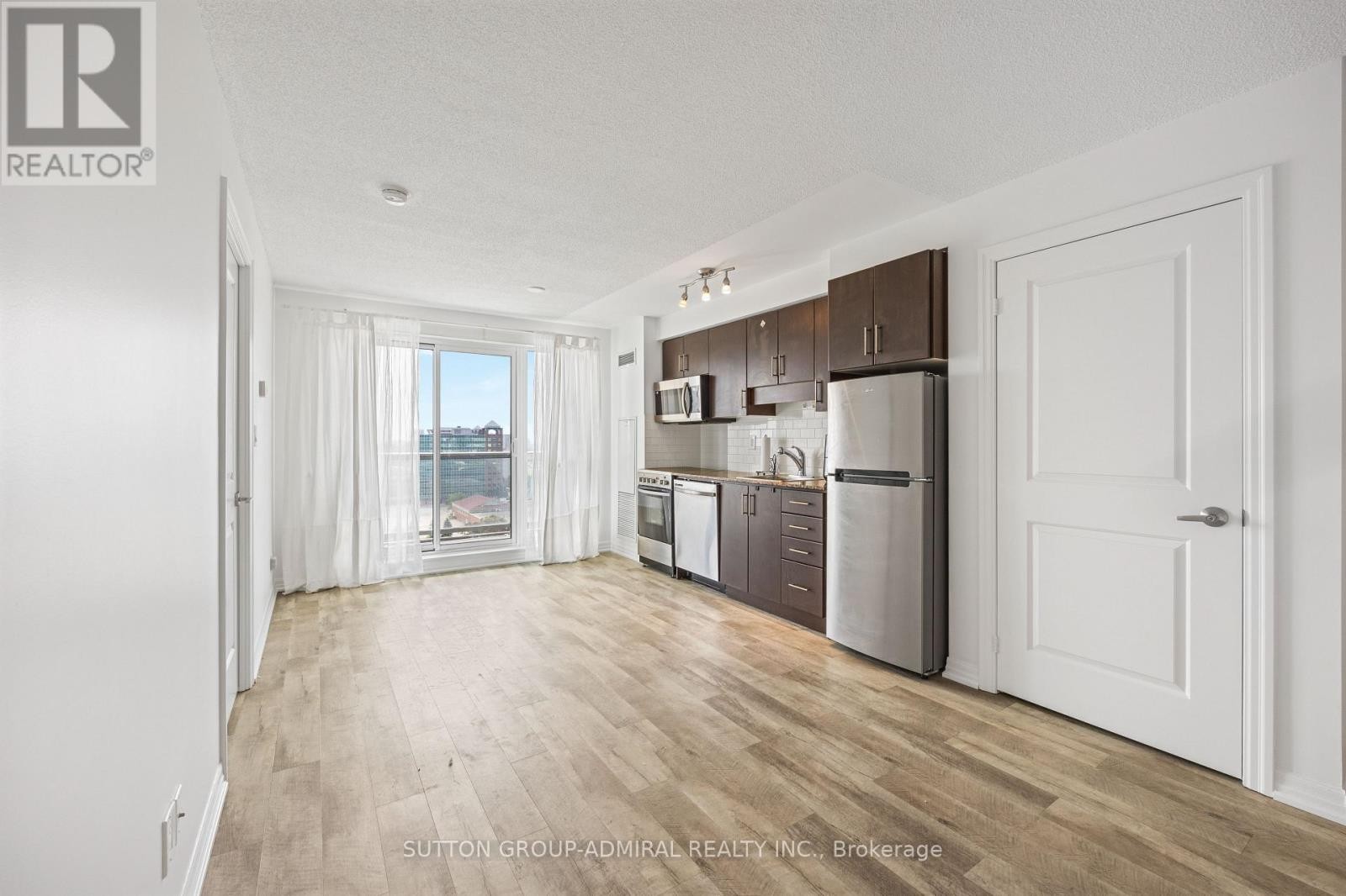 












1408 - 30 HERONS HILL WAY

,
Toronto (Henry Farm),




Ontario
M2J0A7

