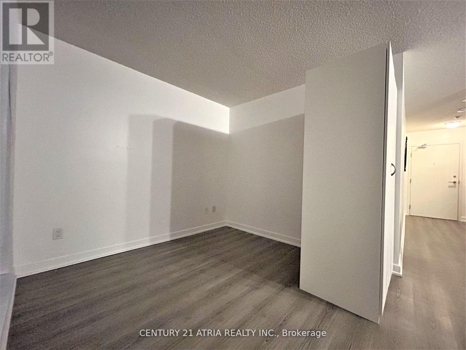 












209B - 19 SINGER COURT

,
Toronto (Bayview Village),




Ontario
M2K0B2

