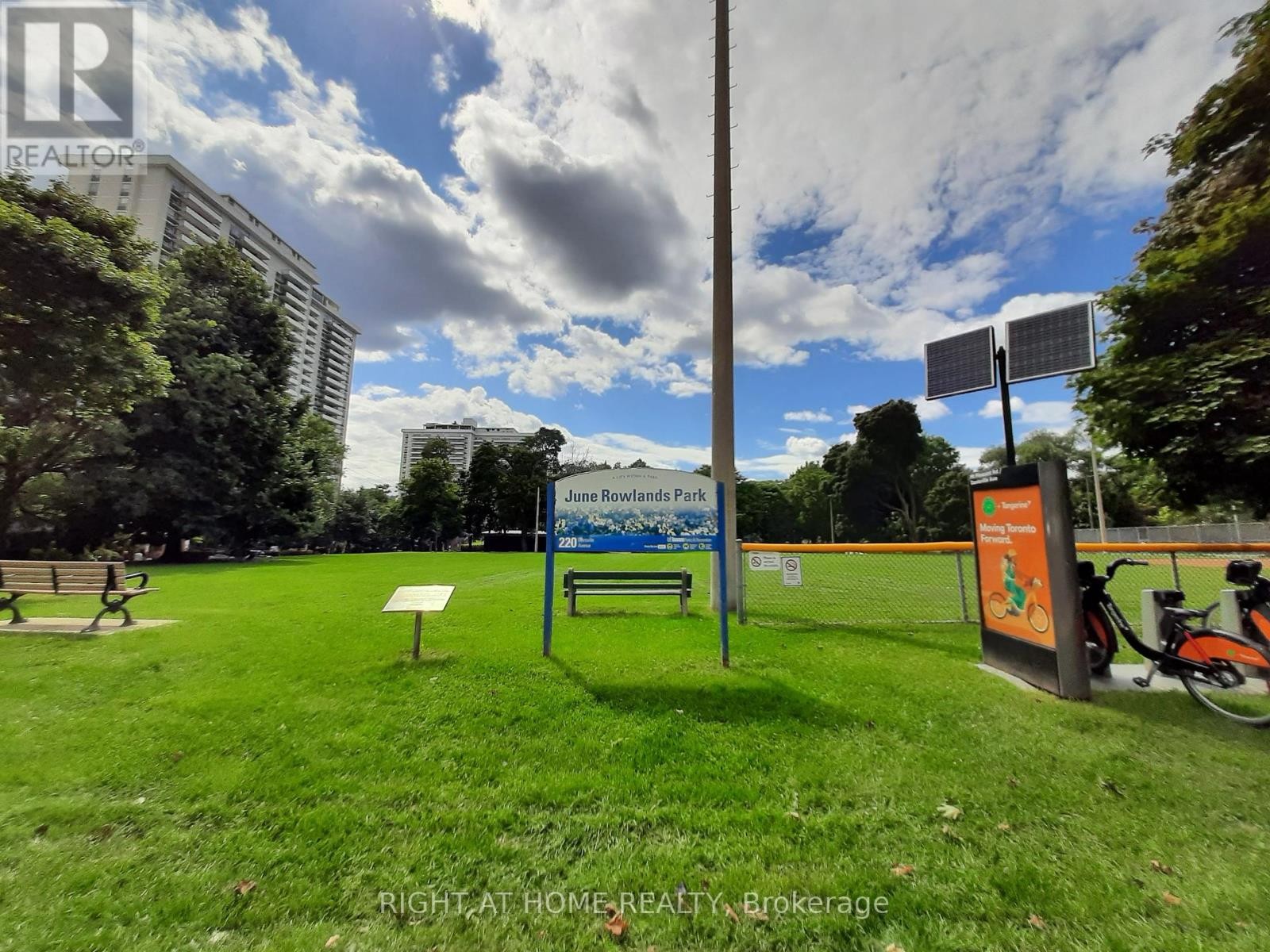 












UPPER - 513 MOUNT PLEASANT ROAD

,
Toronto (Mount Pleasant East),




Ontario
M4S2M4

