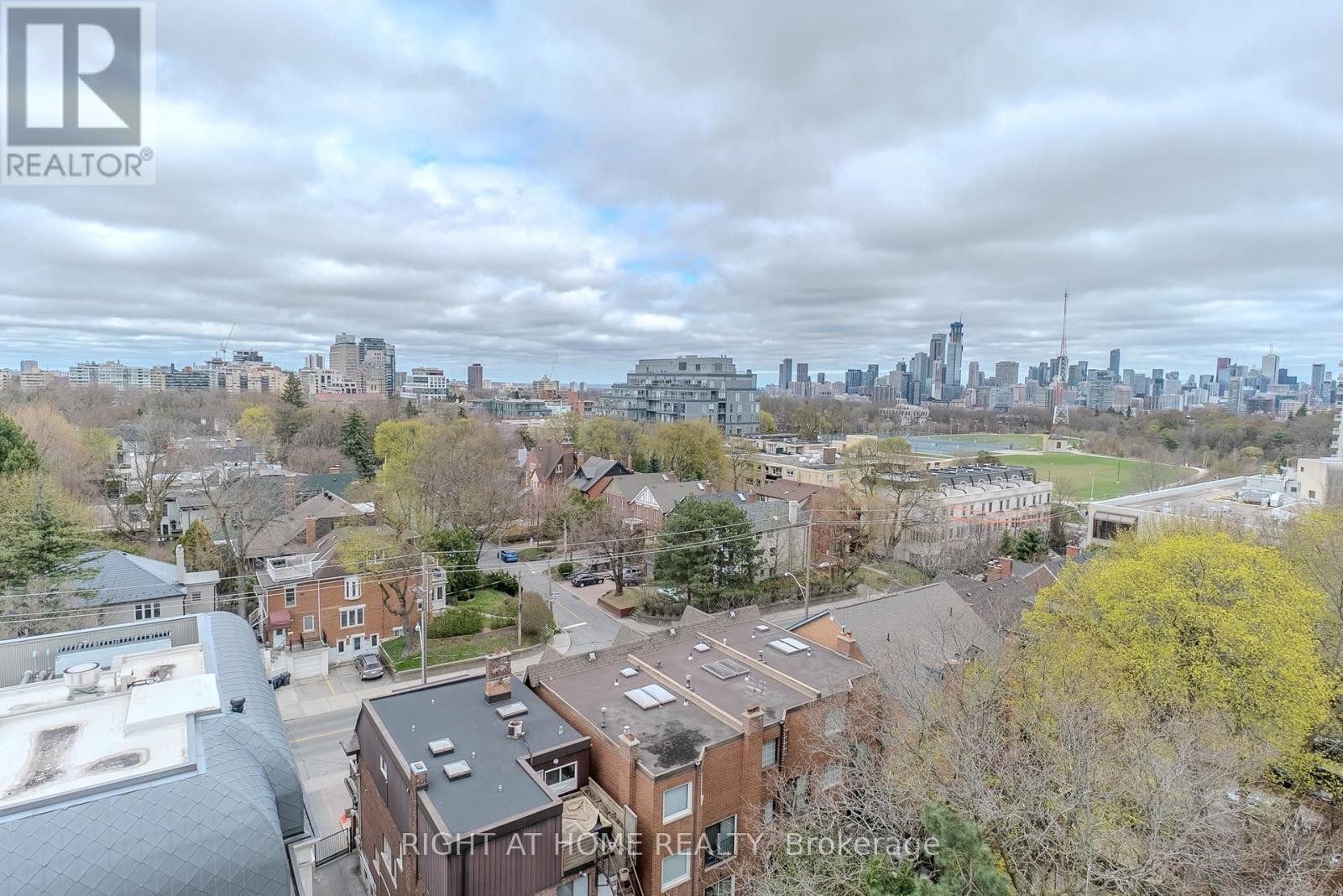 












608 - 447 WALMER ROAD

,
Toronto (Forest Hill South),




Ontario
M5P2X9

