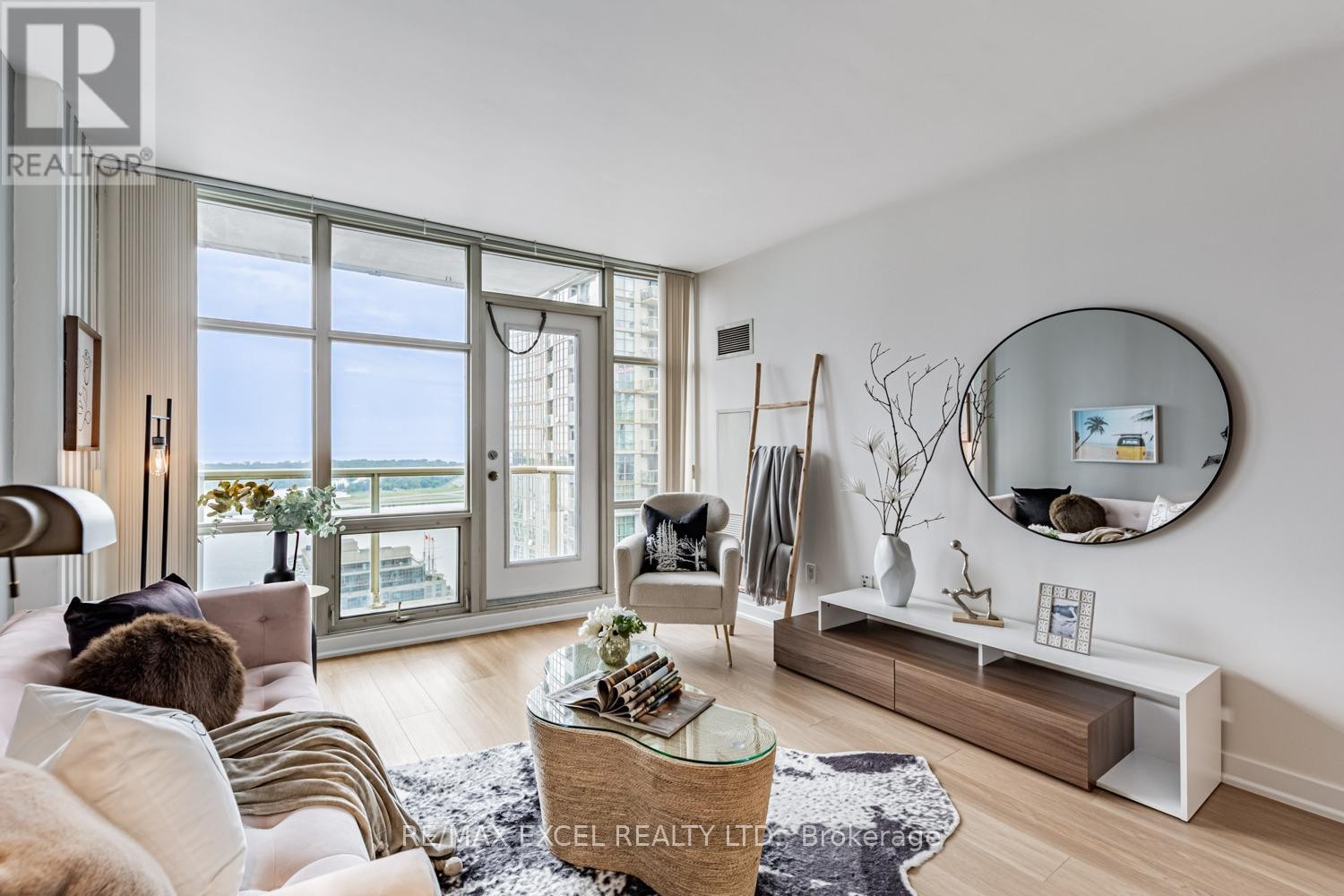 












3511 - 10 NAVY WHARF COURT

,
Toronto (Waterfront Communities),




Ontario
M5V3V2

