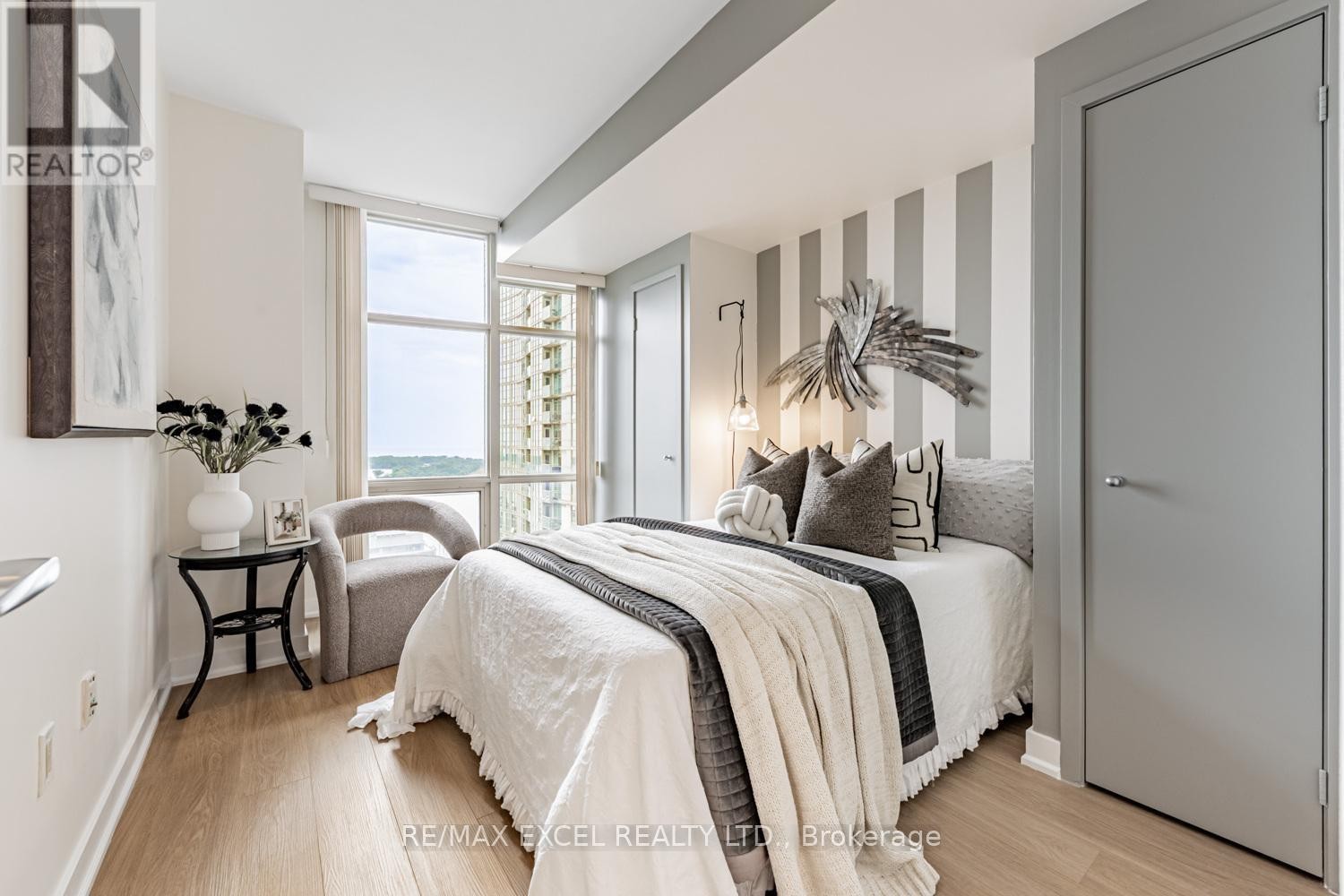 












3511 - 10 NAVY WHARF COURT

,
Toronto (Waterfront Communities),




Ontario
M5V3V2

