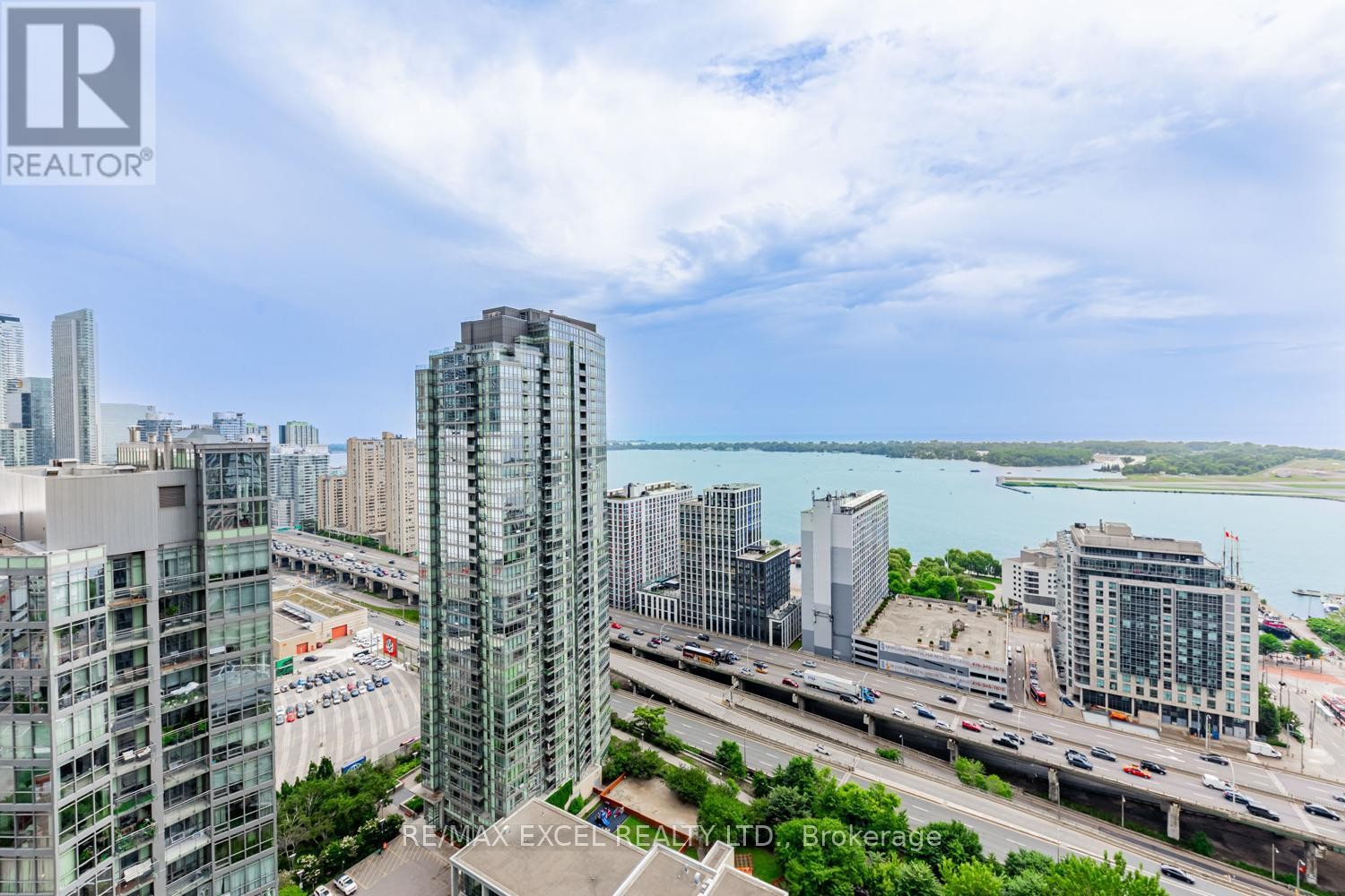 












3511 - 10 NAVY WHARF COURT

,
Toronto (Waterfront Communities),




Ontario
M5V3V2

