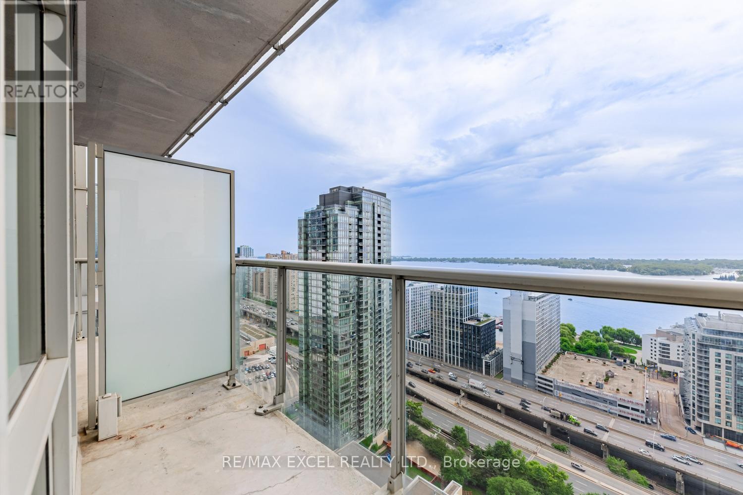 












3511 - 10 NAVY WHARF COURT

,
Toronto (Waterfront Communities),




Ontario
M5V3V2

