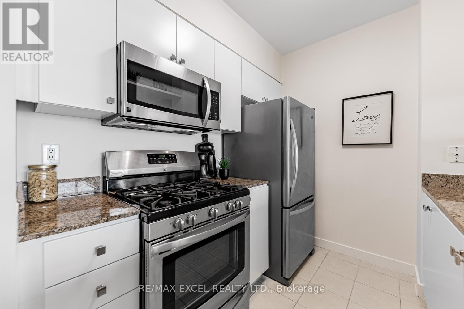 












3511 - 10 NAVY WHARF COURT

,
Toronto (Waterfront Communities),




Ontario
M5V3V2

