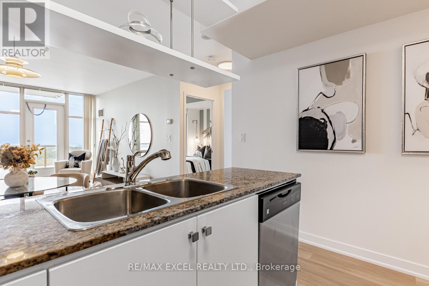 












3511 - 10 NAVY WHARF COURT

,
Toronto (Waterfront Communities),




Ontario
M5V3V2

