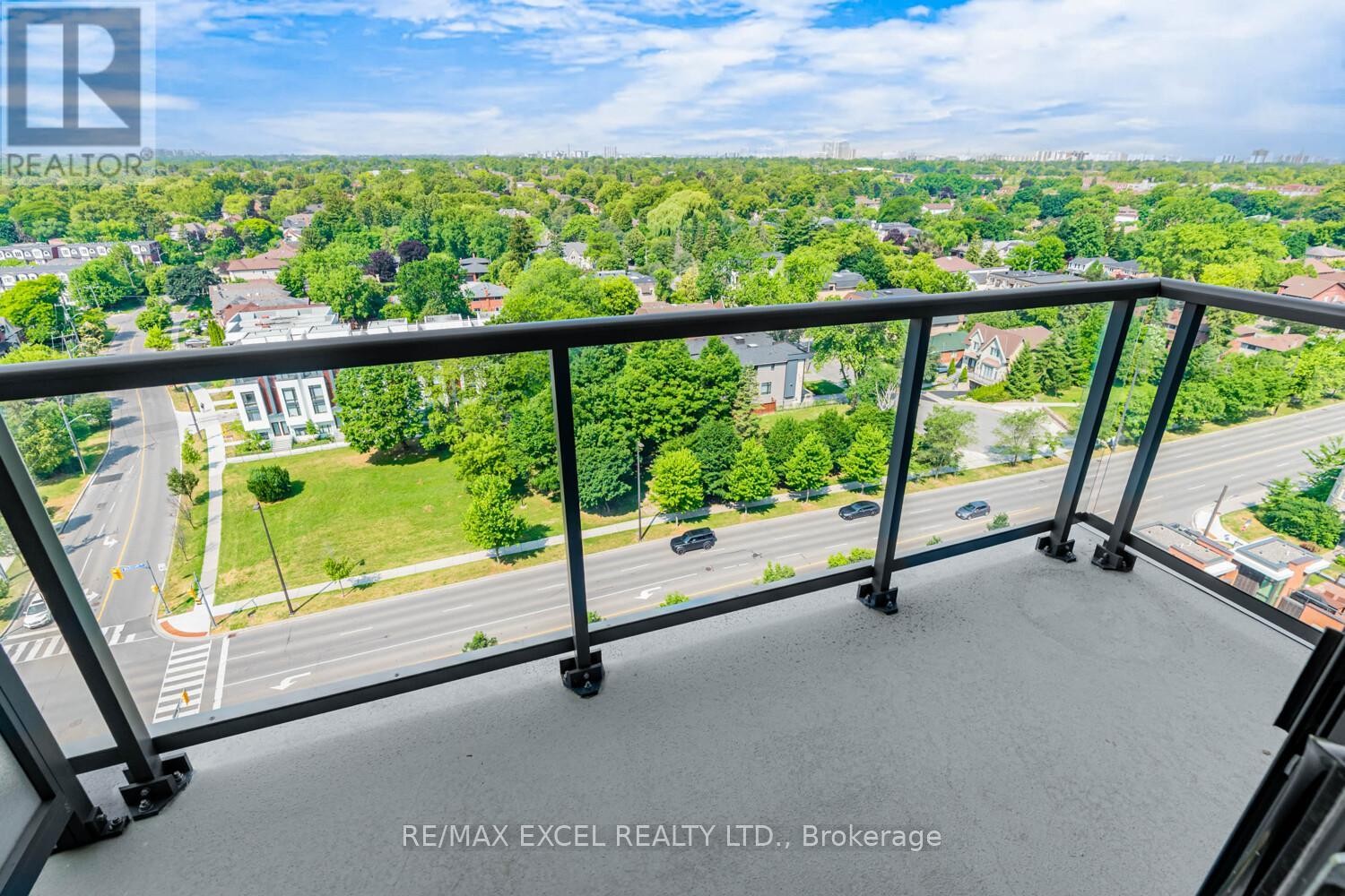 












1507 - 68 CANTERBURY PLACE

,
Toronto (Willowdale West),




Ontario
M2N0H8

