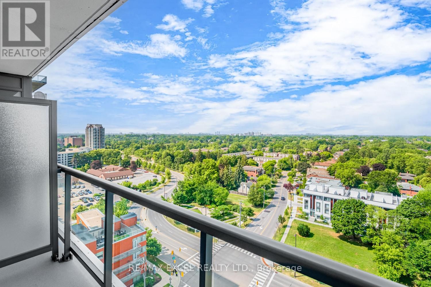 












1507 - 68 CANTERBURY PLACE

,
Toronto (Willowdale West),




Ontario
M2N0H8

