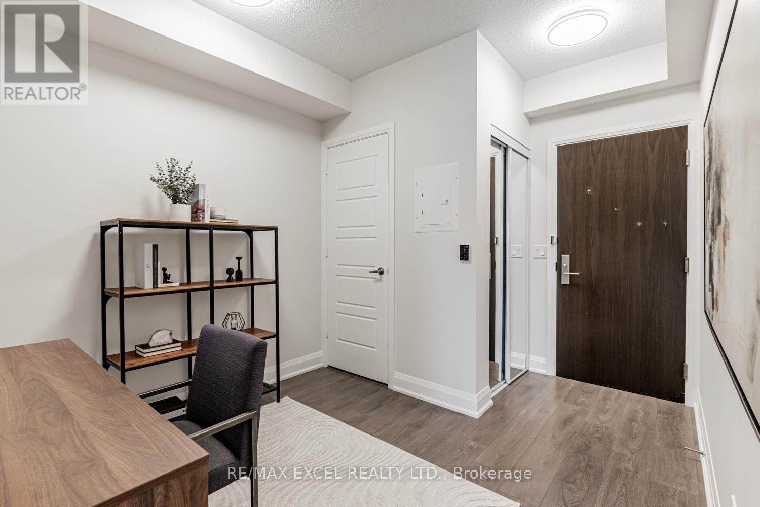 












1507 - 68 CANTERBURY PLACE

,
Toronto (Willowdale West),




Ontario
M2N0H8

