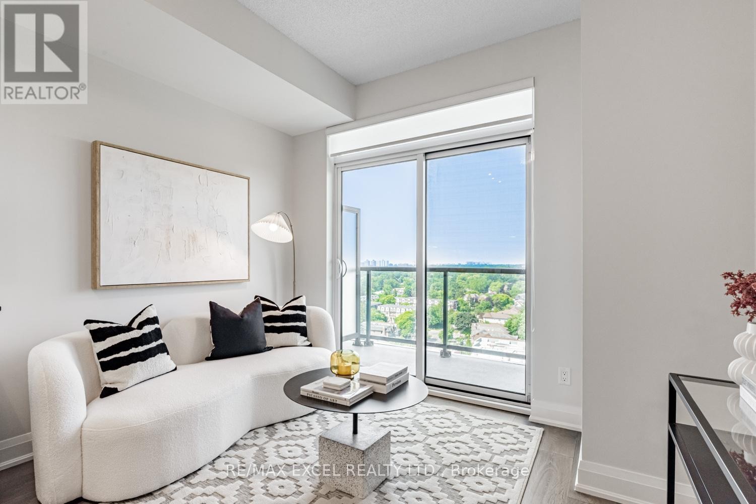 












1507 - 68 CANTERBURY PLACE

,
Toronto (Willowdale West),




Ontario
M2N0H8

