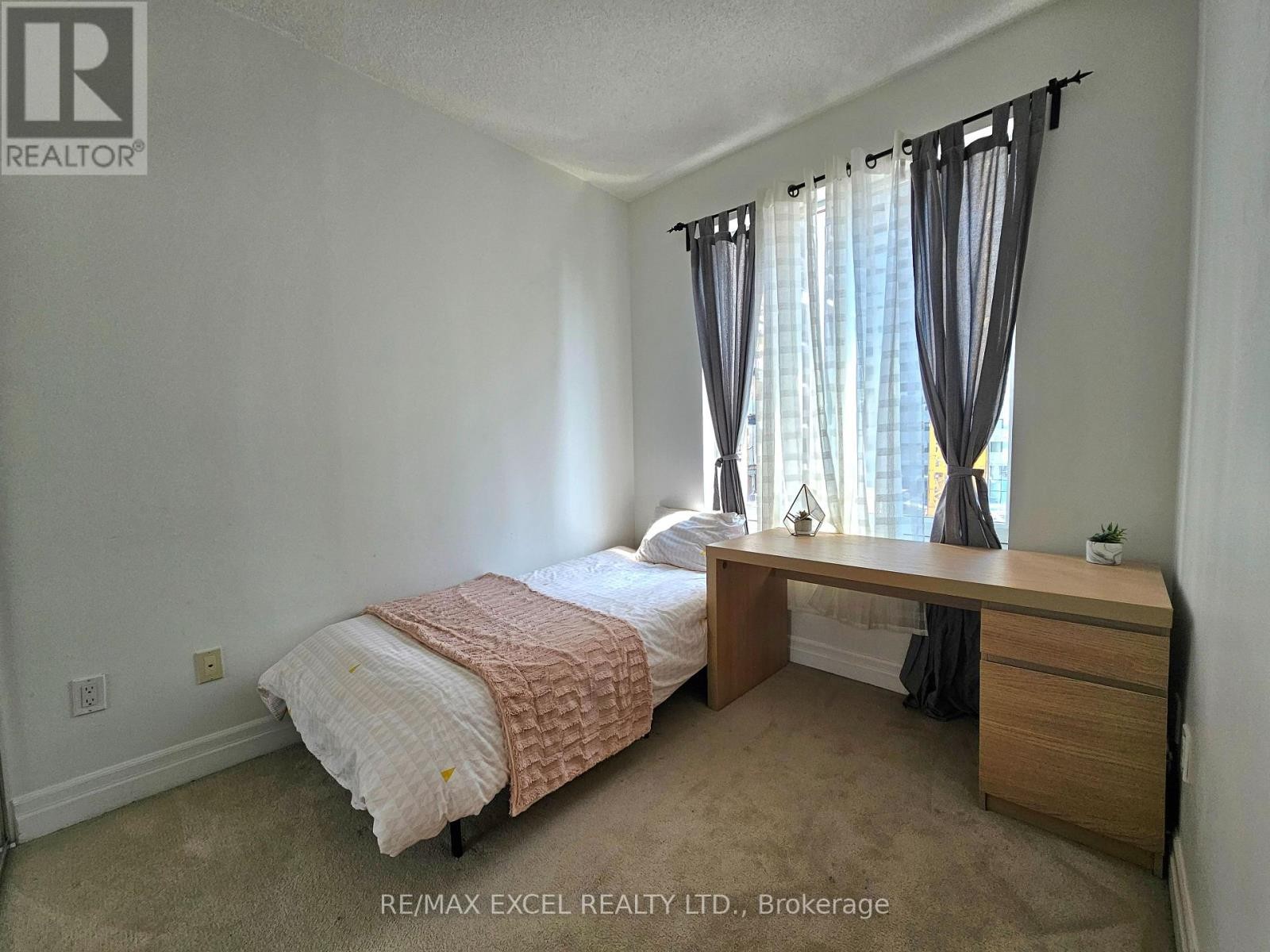 












1205 - 35 BALMUTO STREET

,
Toronto (Bay Street Corridor),




Ontario
M4Y0A3

