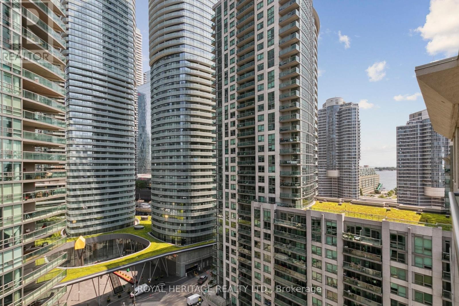 












1905 - 51 LOWER SIMCOE STREET

,
Toronto (Waterfront Communities),




Ontario
M5J3A2

