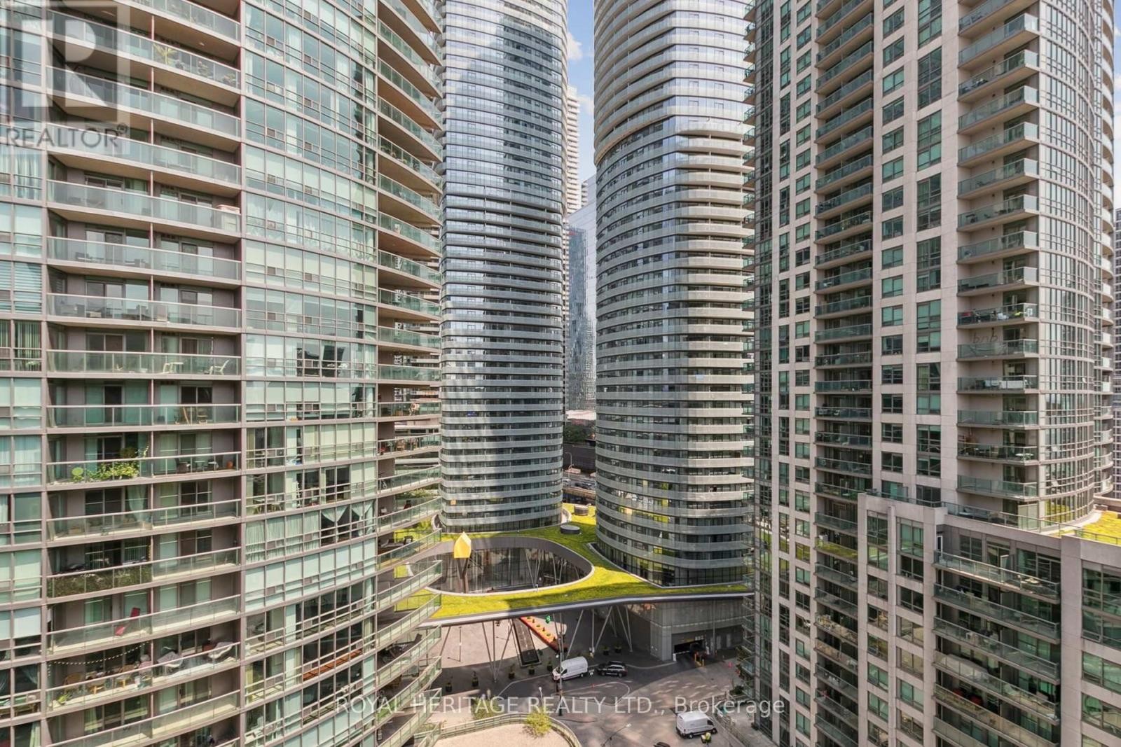 












1905 - 51 LOWER SIMCOE STREET

,
Toronto (Waterfront Communities),




Ontario
M5J3A2

