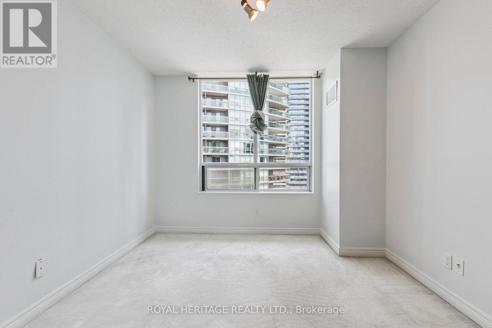 












1905 - 51 LOWER SIMCOE STREET

,
Toronto (Waterfront Communities),




Ontario
M5J3A2

