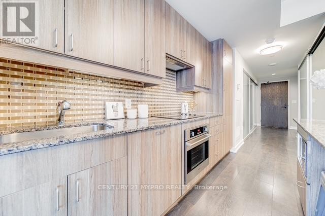 












1705 - 426 UNIVERSITY AVENUE

,
Toronto (Kensington-Chinatown),




Ontario
M5G1S9

