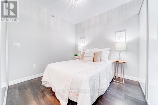 












1705 - 426 UNIVERSITY AVENUE

,
Toronto (Kensington-Chinatown),




Ontario
M5G1S9

