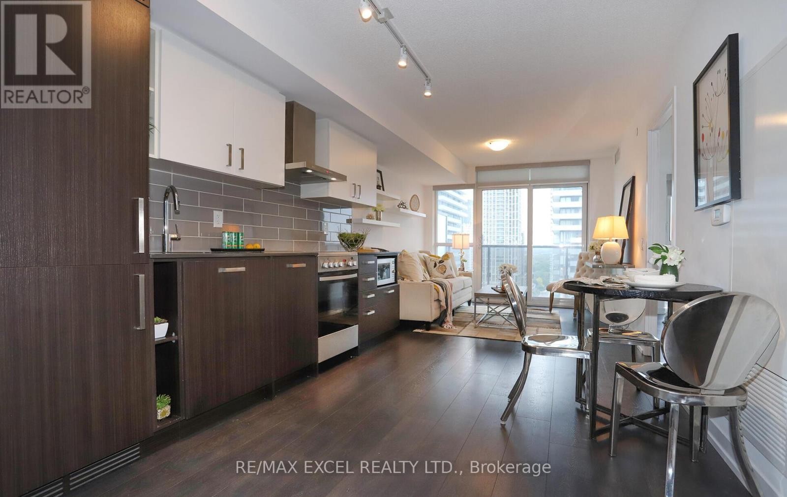 












1804 - 125 REDPATH AVENUE

,
Toronto (Mount Pleasant West),




Ontario
M4S0B5

