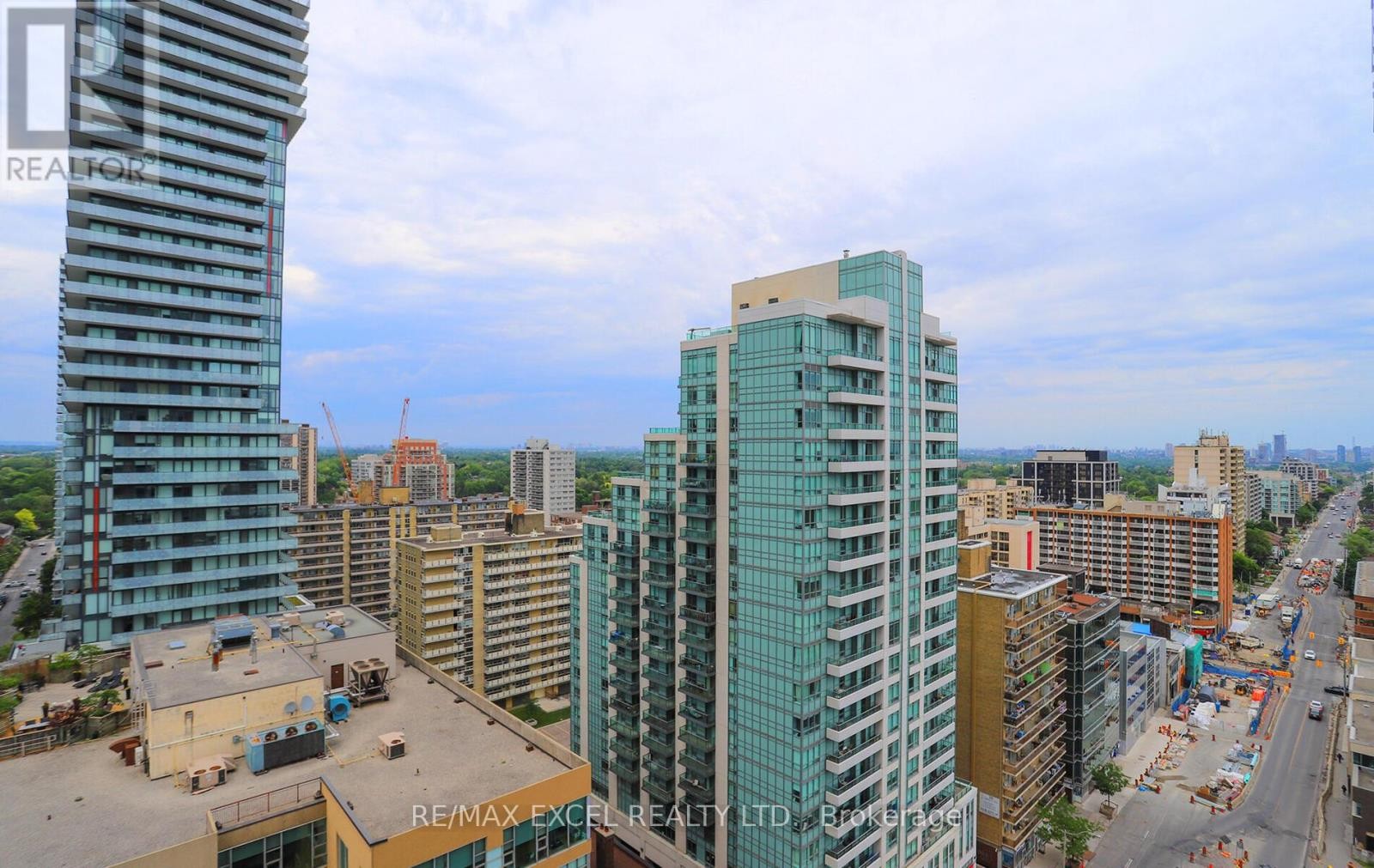 












1804 - 125 REDPATH AVENUE

,
Toronto (Mount Pleasant West),




Ontario
M4S0B5


